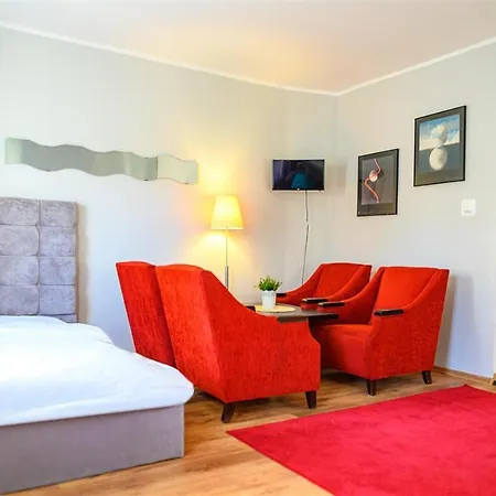 Neptun ψ ゲストハウス 3*