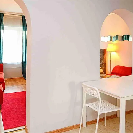 Neptun ψ ゲストハウス 3*