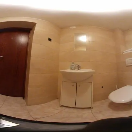 Neptun ψ ゲストハウス Jastrzębia Góra