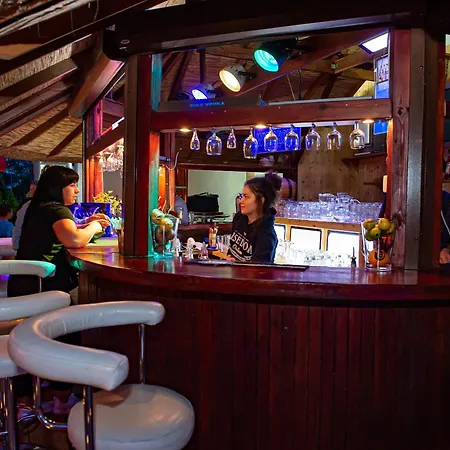 Neptun ψ ゲストハウス Jastrzębia Góra