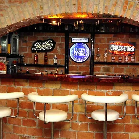 Neptun ψ ゲストハウス 3*