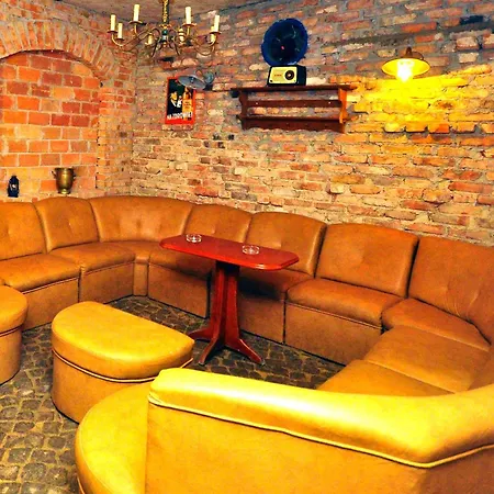 Neptun ψ ゲストハウス 3*